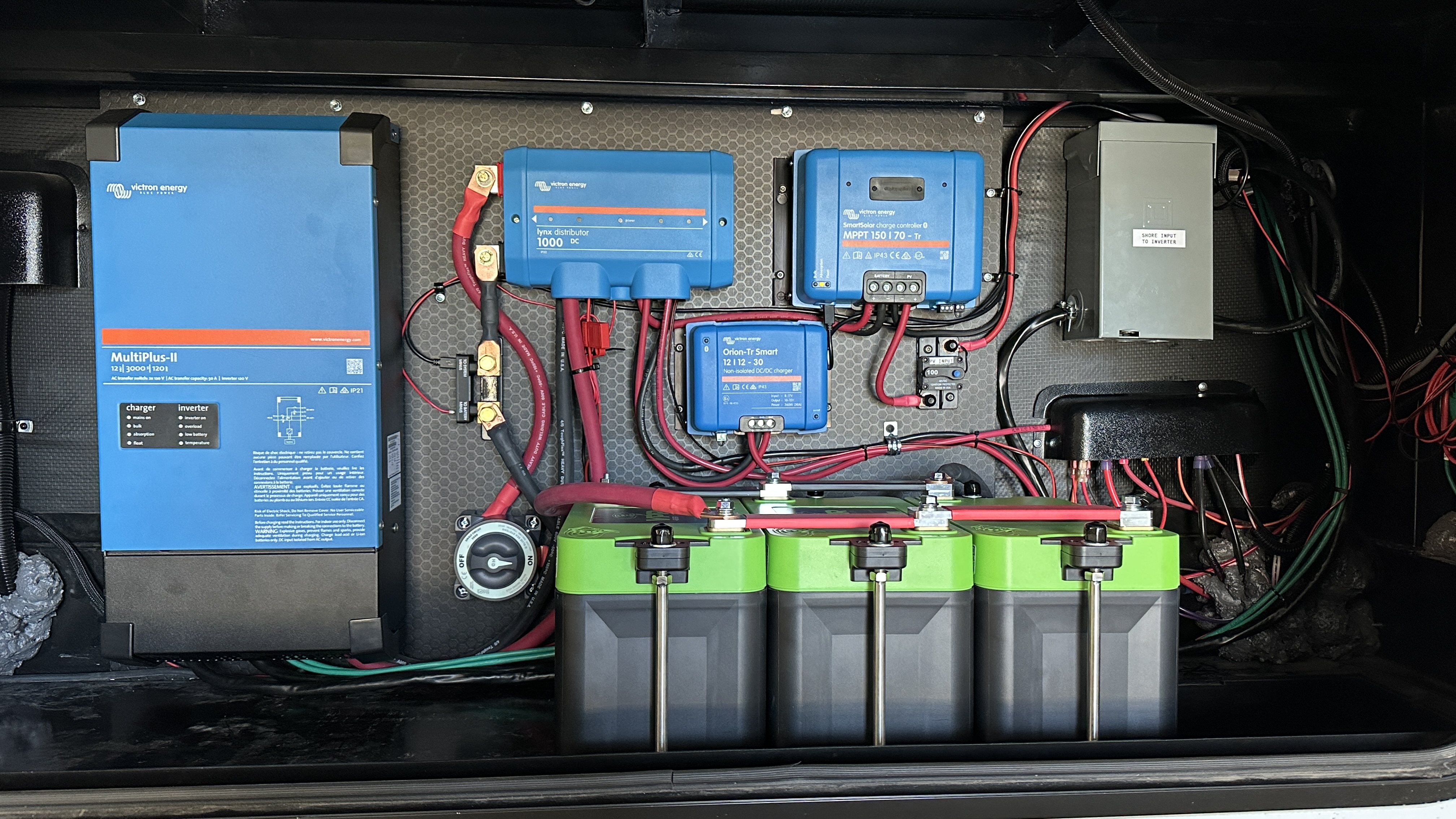 Battery and hybrid power system